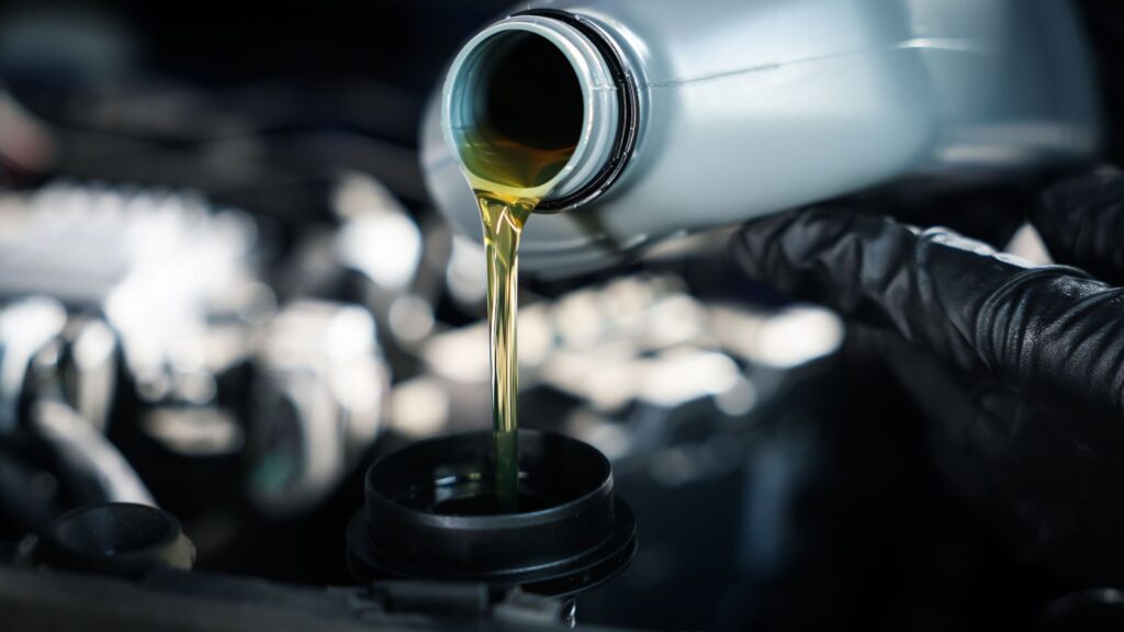 7 Clear Signs You Need an Oil Change Before Engine Trouble Starts