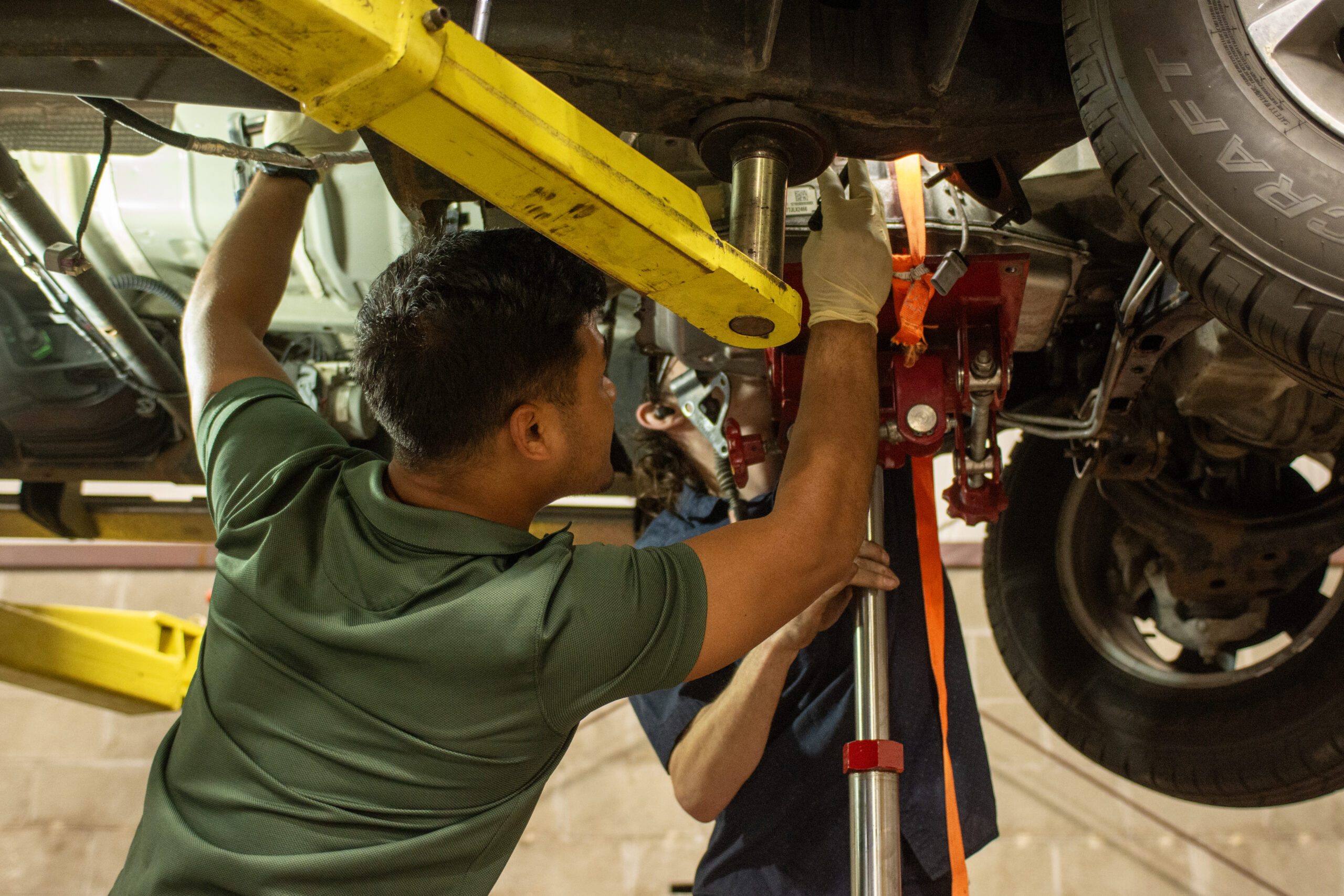 Front Axle Seal Leak Symptoms: Signs You Shouldn’t Ignore